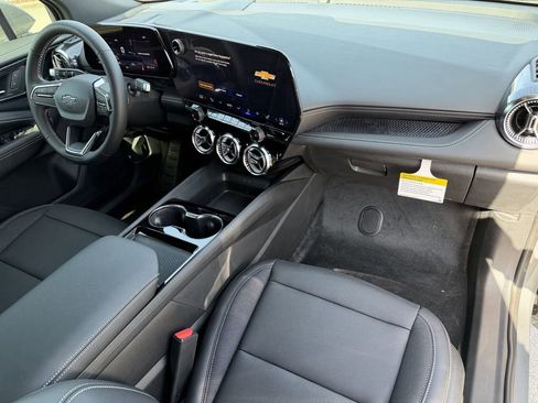 New 2026 Chevrolet Blazer EV LT image 11