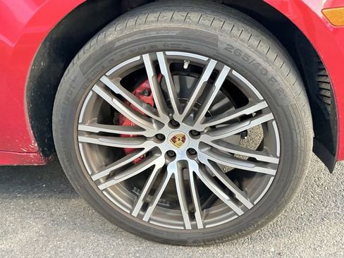 Used 2018 Porsche Macan GTS image 4