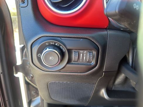 Certified 2021 Jeep Wrangler Unlimited Rubicon image 28