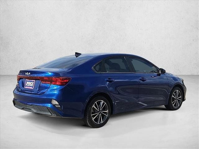 Used 2022 Kia Forte LXS w/ LXS Technology Package FWD image 5