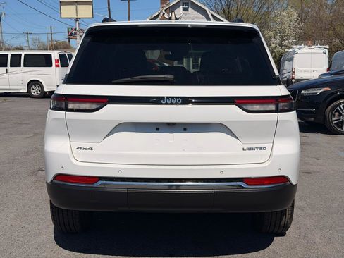 Used 2023 Jeep Grand Cherokee Limited AWD/4WD image 6