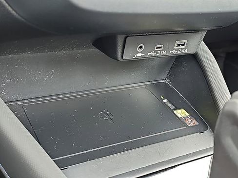 Used 2025 Subaru Forester Limited image 25