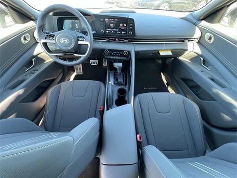 Certified 2025 Hyundai Elantra Sport FWD image 15