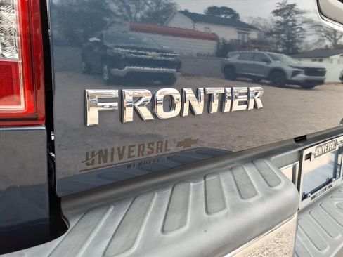 Used 2021 Nissan Frontier SV w/ SV Utility Package image 32