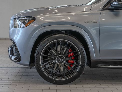 Used 2026 Mercedes-Benz GLS 63 AMG 4MATIC image 4