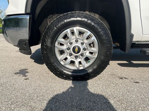 Used 2025 Chevrolet Silverado 2500 LT w/ Safety Package AWD/4WD image 9