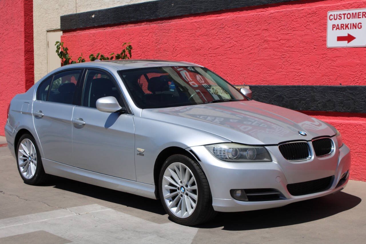 Used 2011 BMW 335i xDrive Sedan AWD/4WD image 3