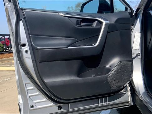 Used 2024 Toyota RAV4 LE image 21