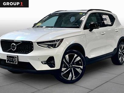 Used 2024 Volvo XC40 B5 Plus w/ Protection Package Premier