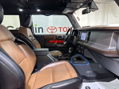Used 2023 Ford Bronco Outer Banks image 11
