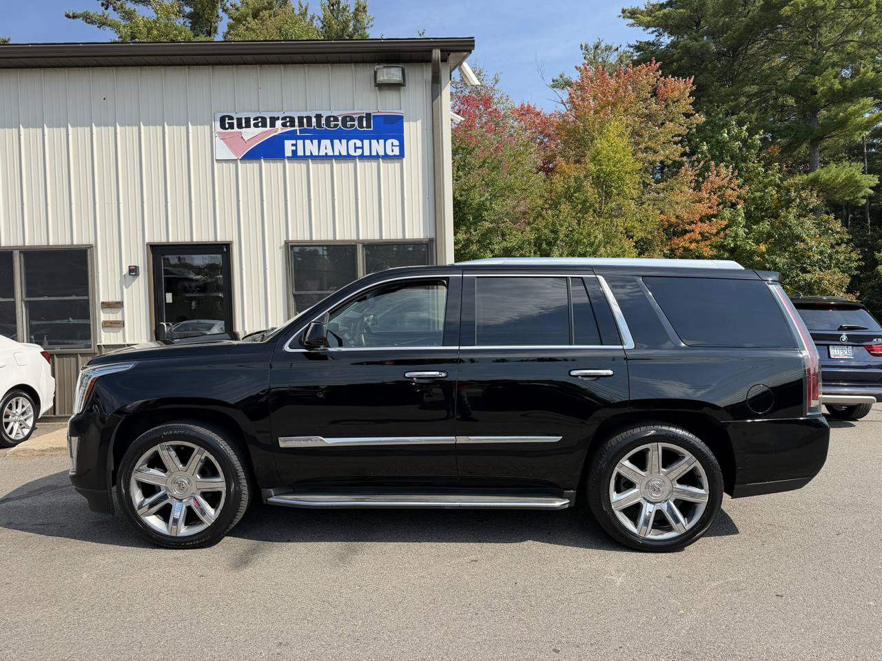 Used 2015 Cadillac Escalade Luxury AWD/4WD image 7