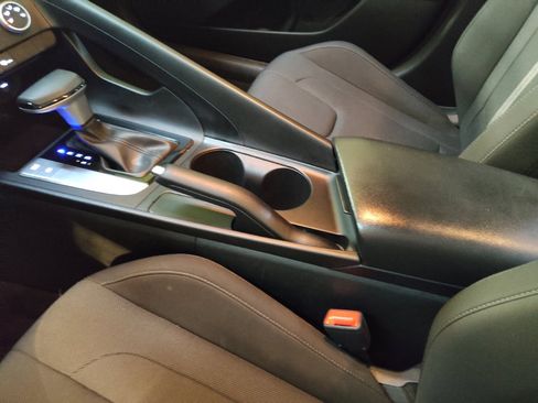 Used 2024 Hyundai Elantra SE image 26