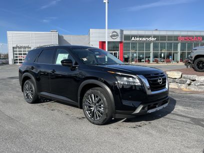 New 2025 Nissan Pathfinder SL w/ SL Premium Package