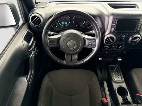 Used 2017 Jeep Wrangler Unlimited Sport w/ Quick Order Package 24S AWD/4WD image 10