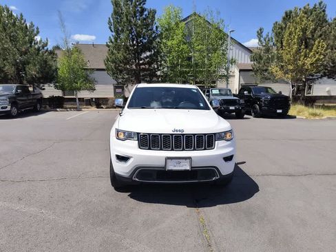 Used 2017 Jeep Grand Cherokee Limited w/ Trailer Tow Group IV AWD/4WD image 8