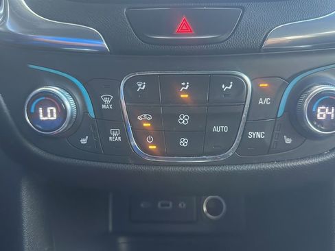 Used 2021 Chevrolet Equinox LT image 20