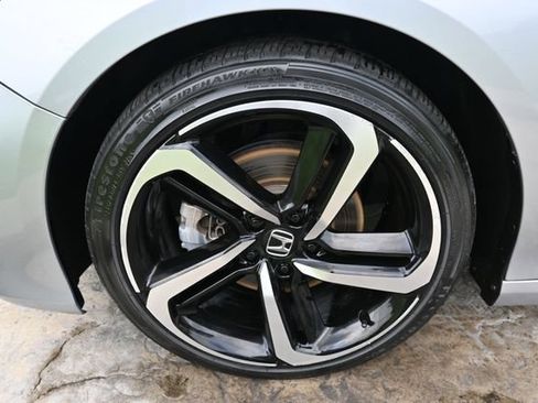 Used 2018 Honda Accord Sport image 10