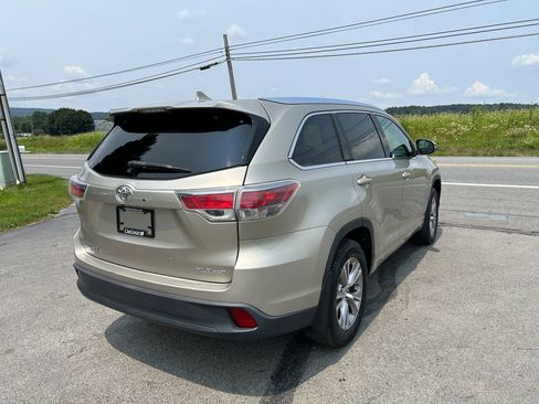 Used 2014 Toyota Highlander XLE AWD/4WD image 8