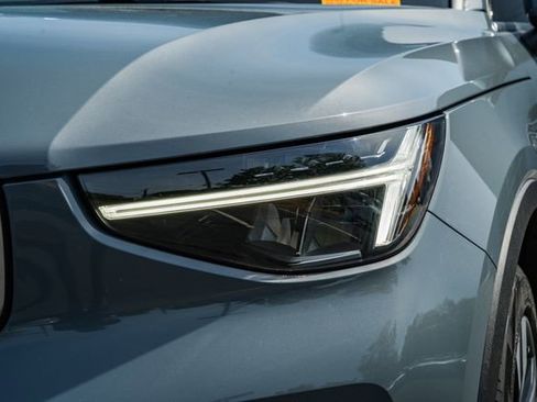 Used 2023 Volvo XC40 B5 Plus w/ Protection Package Premier AWD/4WD image 13