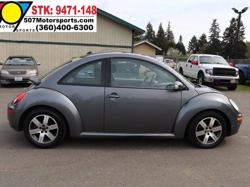 Used 2006 Volkswagen Beetle Coupe w/ Package 1 FWD image 9