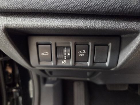 Used 2024 Subaru Outback Premium AWD/4WD image 18