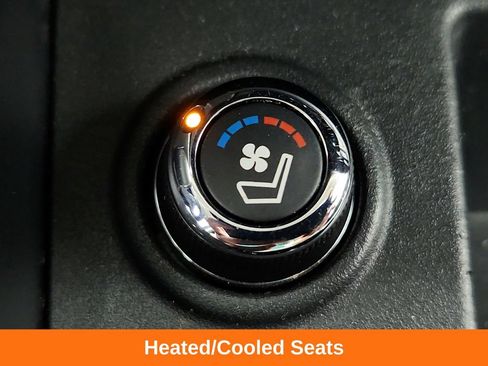 Used 2018 Nissan Titan PRO-4X AWD/4WD image 17