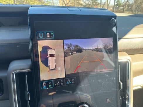 New 2026 GMC Yukon Denali w/ Sun & Power Step Package AWD/4WD image 21