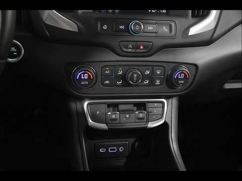 Used 2023 GMC Terrain SLE w/ Driver Convenience Package FWD image 14