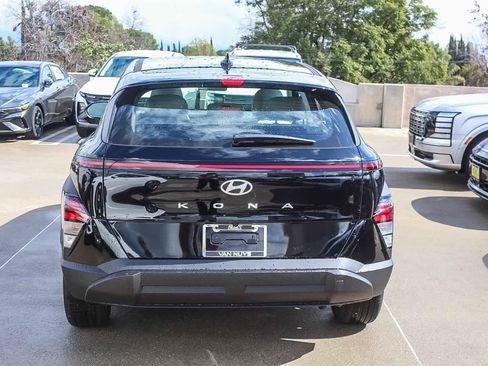 New 2026 Hyundai Kona SE image 6