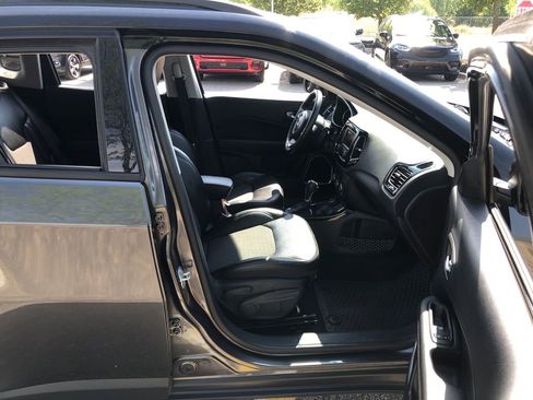 Used 2018 Jeep Compass Latitude AWD/4WD image 27