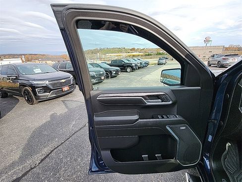 Used 2022 Chevrolet Silverado 1500 LTZ image 14