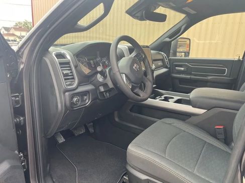 Used 2025 RAM 2500 Big Horn AWD/4WD image 10