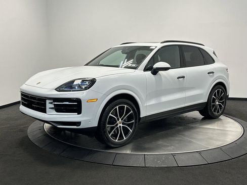 Certified 2025 Porsche Cayenne image 1