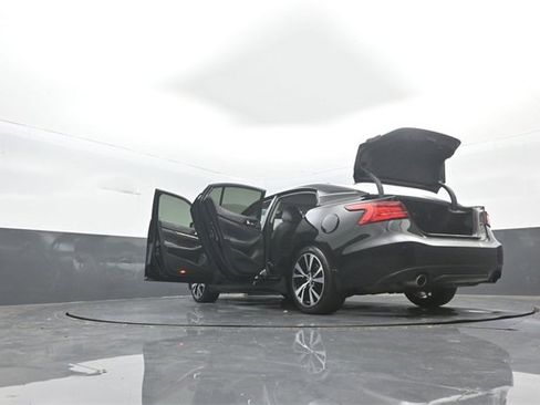 Used 2018 Nissan Maxima Platinum image 39