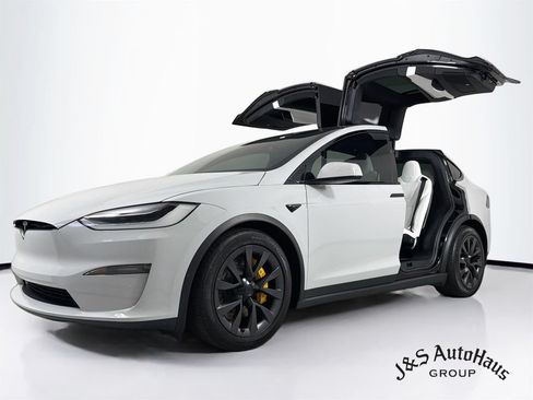 Used 2023 Tesla Model X Plaid AWD/4WD image 3