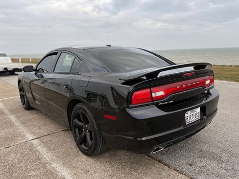 Used 2014 Dodge Charger R/T w/ Blacktop Package image 7