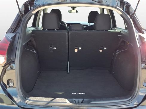 Used 2022 Nissan Kicks S FWD image 9