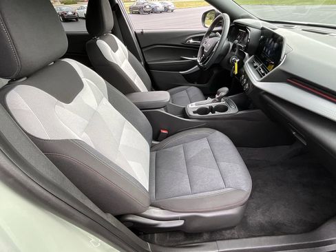 Used 2024 Chevrolet Trax RS w/ Driver Confidence Package image 15