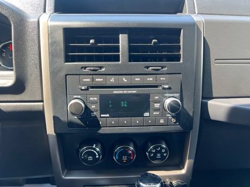 Used 2012 Jeep Liberty Sport AWD/4WD image 25