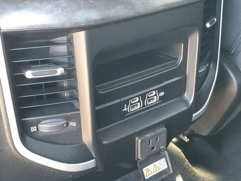 Used 2020 RAM 1500 Big Horn AWD/4WD image 31