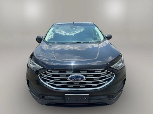 Used 2019 Ford Edge SE FWD image 3