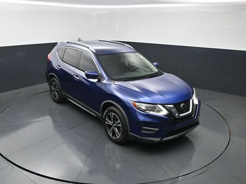 Used 2020 Nissan Rogue SV w/ Premium Package FWD image 22