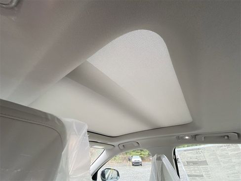 Certified 2023 Volvo S60 B5 Ultimate w/ Climate Package image 14