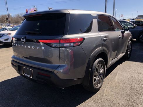 Used 2025 Nissan Pathfinder S image 5