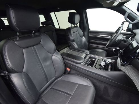 Used 2022 Jeep Wagoneer Series II image 19