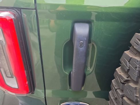 Used 2023 Ford Bronco Wildtrak AWD/4WD image 14