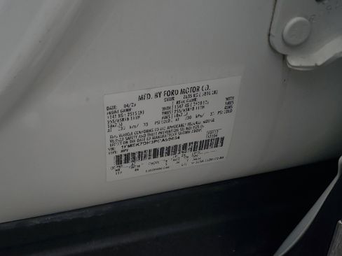 Used 2023 Ford Explorer XLT RWD image 10