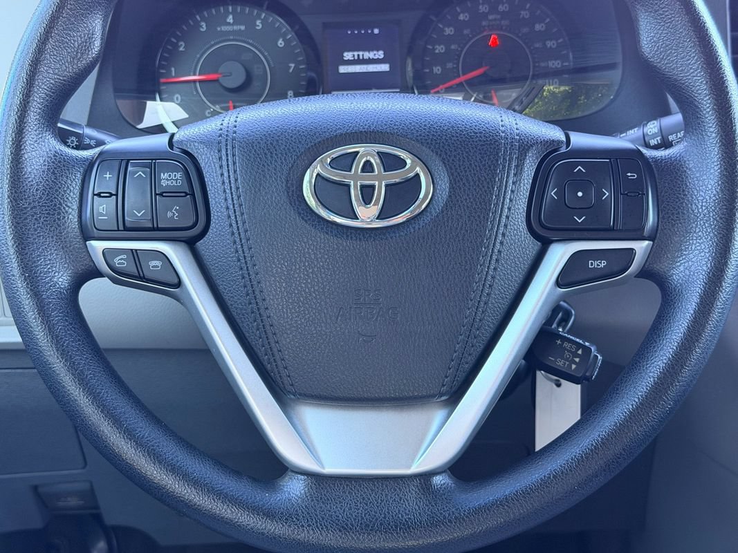 Used 2017 Toyota Sienna LE FWD image 22