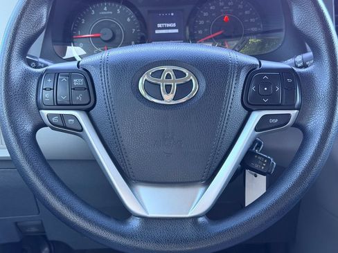 Used 2017 Toyota Sienna LE FWD image 22