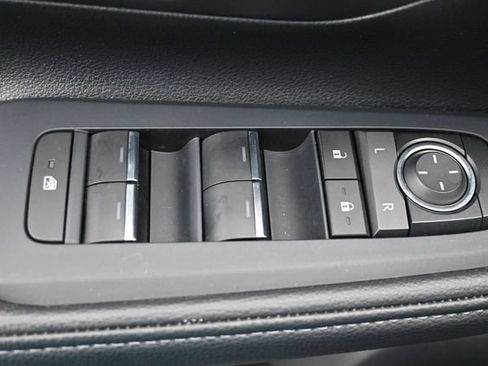Used 2025 Toyota Grand Highlander AWD image 16